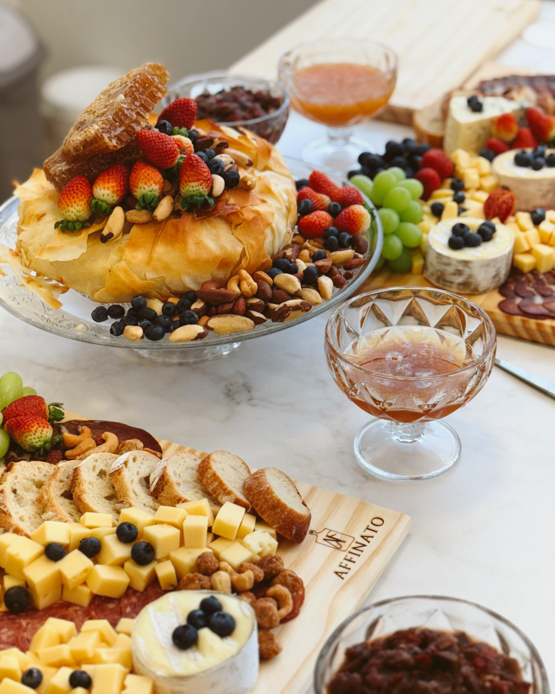 Mesa de Antepastos com Brie Castagne