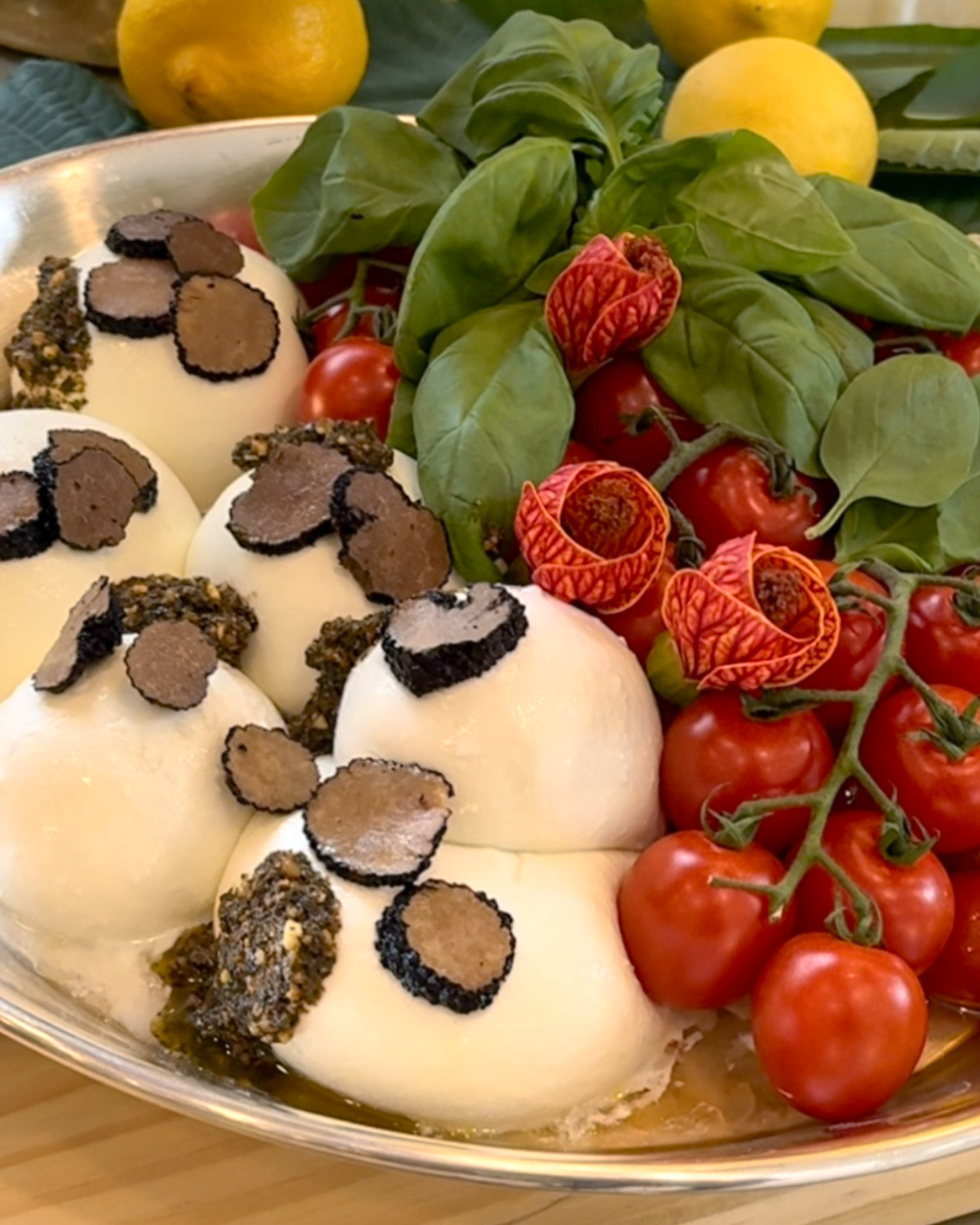 Burrata com trufas negras